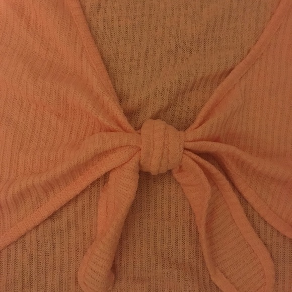 New With Tags H&M Women's Front Tie Crop Top - Picture 4 of 5